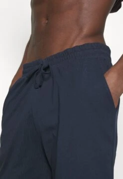 Pier One Pyjama - Dark Blue/Bordeaux 16 Pier One Pyjama - Dark Blue/Bordeaux -Pier One Mannenmode 054dcd8e459c410aa898a7f88c95e5c4