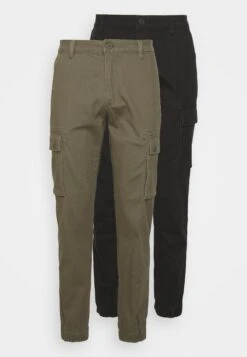 Pier One 2 Pack - Cargobroek - Olive/Black -Pier One Mannenmode 07d111b72b7b4304bcd405fc18ad6beb
