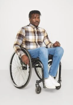 Pier One Straight Leg Jeans - Blue Denim 14 Pier One Straight Leg Jeans - Blue Denim -Pier One Mannenmode 088fbcb5ff75405c98fd02c3d14839c5