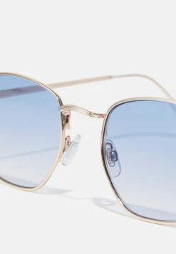 Pier One Unisex - Zonnebril - Light Blue 9 Pier One Unisex - Zonnebril - Light Blue -Pier One Mannenmode 0cc7c833d02d49929210f35ae3c94d09