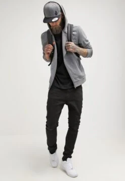 Pier One Slim Fit Jeans - Black Denim 10 Pier One Slim Fit Jeans - Black Denim -Pier One Mannenmode 110ced7bbb2d4b24a8554f83195e2d59