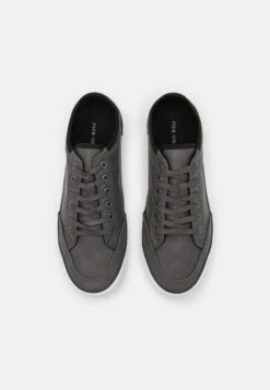Pier One Sneakers Laag - Grey -Pier One Mannenmode 121b9e5dccd84e7482b811a5f0f11ce0