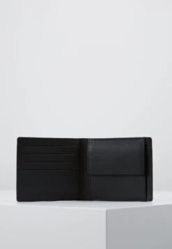 Pier One Leather - Portemonnee - Black 14 Pier One Leather - Portemonnee - Black -Pier One Mannenmode 1743941c2a844b56ac182f1fbe6e3d6a