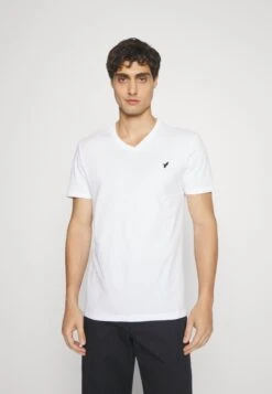 Pier One V Neck Bird Tonal 3 Pack - T-Shirt Basic - White/Dark Green/Black 10 Pier One V Neck Bird Tonal 3 Pack - T-Shirt Basic - White/Dark Green/Black -Pier One Mannenmode 1ca447c7fe924e74a78c561a8a6333a8