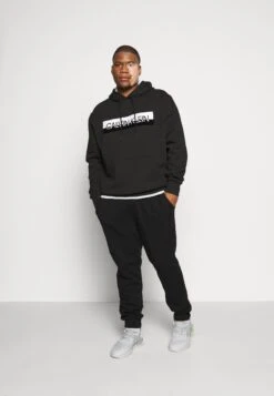 Pier One Trainingsbroek - Black -Pier One Mannenmode 1e8cfe62102646f6800f8fee463071ed