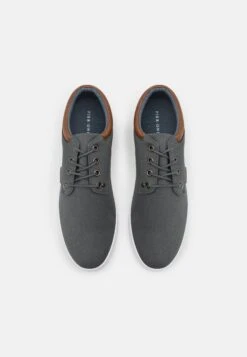 Pier One Unisex - Sneakers Laag - Grey 11 Pier One Unisex - Sneakers Laag - Grey -Pier One Mannenmode 300f1aa95a2a4579b4a07e57470c9afc