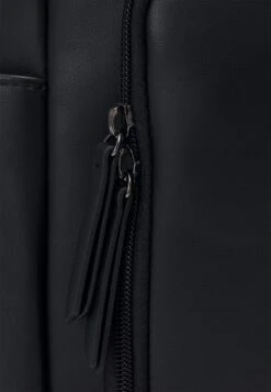 Pier One Unisex - Rugzak - Black 11 Pier One Unisex - Rugzak - Black -Pier One Mannenmode 47ceee0203de476e8848a24bf8a94d2d