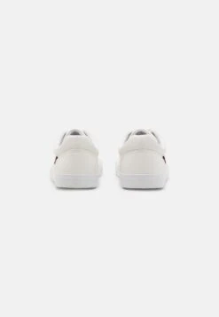 Pier One Unisex - Sneakers Laag - White -Pier One Mannenmode 4875ff60289d451696f32d2c44634d4c