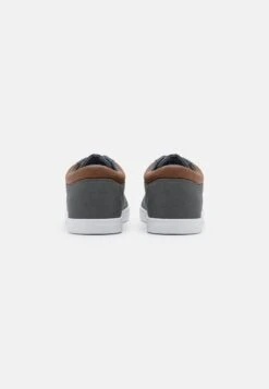 Pier One Unisex - Sneakers Laag - Grey 10 Pier One Unisex - Sneakers Laag - Grey -Pier One Mannenmode 4b65cf34cf5e47c0a6efdc07f3d8fa53