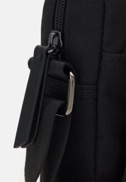 Pier One Unisex - Schoudertas - Black -Pier One Mannenmode 6015a635267a4538aeda73eaf2b65393