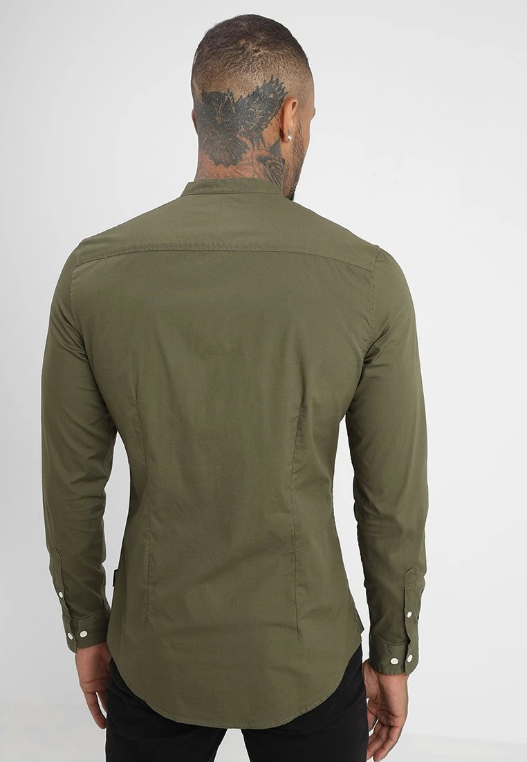 Pier One Muscle Fit Stand- Overhemd - Oliv 5 Pier One Muscle Fit Stand- Overhemd - Oliv - Afbeelding 3