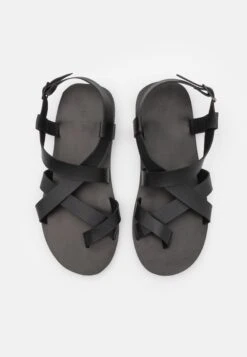 Pier One Teensandalen - Black -Pier One Mannenmode 6818b30d26474e658a275654bdec1e84