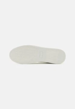 Pier One Sneakers Laag - White 12 Pier One Sneakers Laag - White -Pier One Mannenmode 6e26ebd2e02d4898aff55725d93043de
