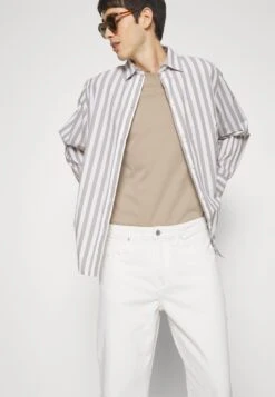 Pier One Carpenter Colored Twill- Straight Leg Jeans - Off-White -Pier One Mannenmode 77b17a64a879489bb9510906e2f8dbc4