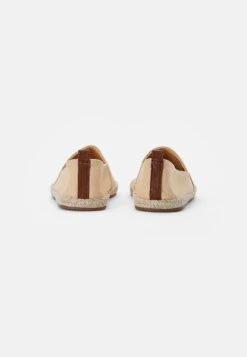 Pier One Rena Espadrille Unisex - Espadrilles - Beige 10 Pier One Rena Espadrille Unisex - Espadrilles - Beige -Pier One Mannenmode 8310eea23d7d45459447954d543b0c0d