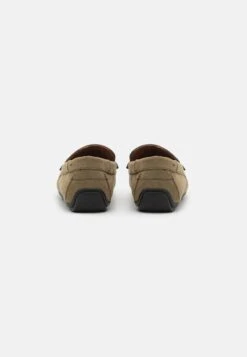 Pier One Unisex - Mocassins - Olive 10 Pier One Unisex - Mocassins - Olive -Pier One Mannenmode 83d1f5a6a06847da9775750cb73a9d57