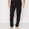 Pier One Pyjamabroek - Black -Pier One Mannenmode 878fbafb674c47a58dfd052574a2cb61