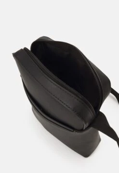 Pier One Schoudertas - Black -Pier One Mannenmode 8fa71f28a06d49cc87901cdc65bc9dd8