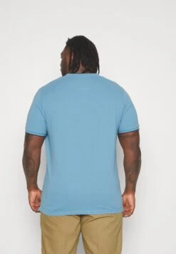 Pier One T-Shirt Basic - Light Blue -Pier One Mannenmode 90ff9d5a0cb44cafa717018afca7b9d6