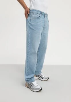 Pier One Relaxed Fit Jeans - Light Blue Denim -Pier One Mannenmode 9227184b76c24bd287ce53d34bd47f95