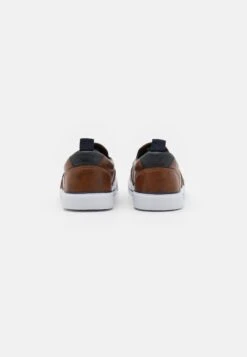 Pier One Unisex - Sneakers Laag - Cognac -Pier One Mannenmode a5827ba272184322a5f334dbbc2389e8