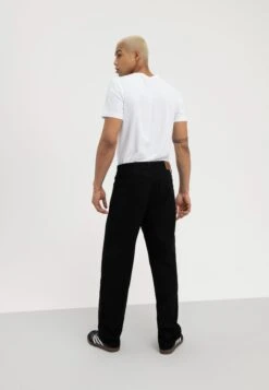 Pier One Relaxed Fit Jeans - Black Denim -Pier One Mannenmode bf404b2702f147db8268635cd2118982