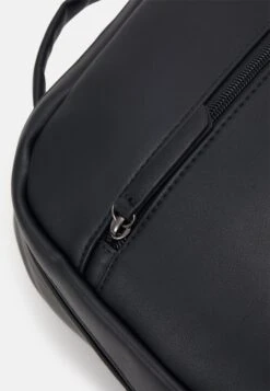 Pier One Unisex - Rugzak - Black 12 Pier One Unisex - Rugzak - Black -Pier One Mannenmode c0cc32338d9042349da11a1bdfacb532