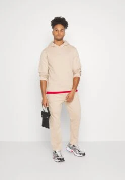 Pier One Hoodie - Tan 15 Pier One Hoodie - Tan -Pier One Mannenmode c90dfdefac3342ac8338cc9b43b7ec66