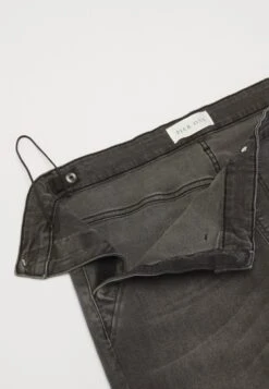 Pier One Straight Leg Jeans - Grey Denim 20 Pier One Straight Leg Jeans - Grey Denim -Pier One Mannenmode c942184c94414d1f83609b7325691137