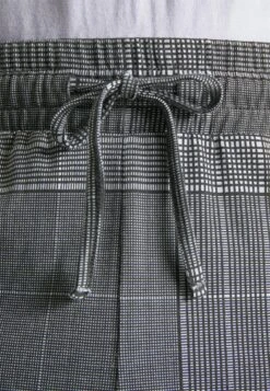 Pier One 3 Pack - Pyjamabroek - Blue/Dark Blue/Black 15 Pier One 3 Pack - Pyjamabroek - Blue/Dark Blue/Black -Pier One Mannenmode d040857d83c84b9aa67e9aeb5d1e91a0