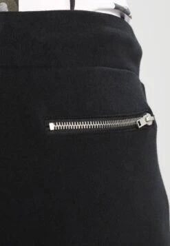 Pier One Biker Jogger - Trainingsbroek - Black -Pier One Mannenmode d14f4d3e23264a23856a525cf94a989d