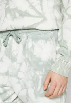 Pier One Shorts - Green 13 Pier One Shorts - Green -Pier One Mannenmode ddfcbbe17eeb496298c7947389116599