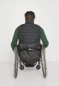 Pier One Bodywarmer - Black 18 Pier One Bodywarmer - Black -Pier One Mannenmode e1569b065acd421d8dc99bfc16261b20