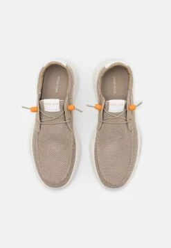 Pier One Sneakers Laag - Beige -Pier One Mannenmode e1e11fb9800f406ebbfc2036aeac7718