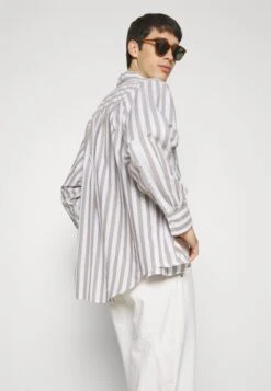 Pier One Carpenter Colored Twill- Straight Leg Jeans - Off-White -Pier One Mannenmode f0d77a0b472943a38700461ba111bcb9