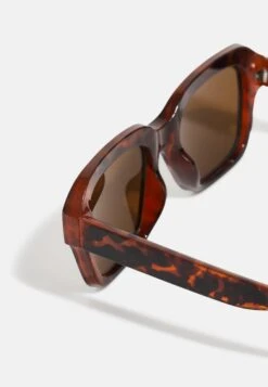 Pier One Unisex - Zonnebril - Black 15 Pier One Unisex - Zonnebril - Black -Pier One Mannenmode faad10b8a5a2445f865f09b5d12427d1