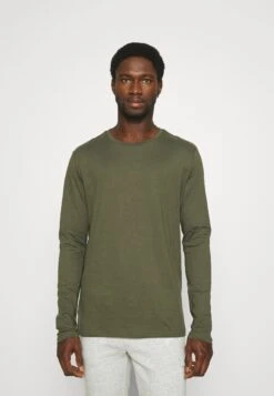 Pier One 2 Pack - Longsleeve - Olive/Dark Blue 11 Pier One 2 Pack - Longsleeve - Olive/Dark Blue -Pier One Mannenmode fbf130aeedee491594c388dc1fd3399d