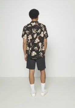 Pier One 2 Pack - Shorts - Olive/Black 10 Pier One 2 Pack - Shorts - Olive/Black -Pier One Mannenmode fd44b737848c4df581a8294c3b8851b1